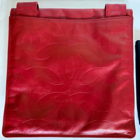 CHANEL LEATHER MESSENGER BAG❤️ - Picture 5 of 17